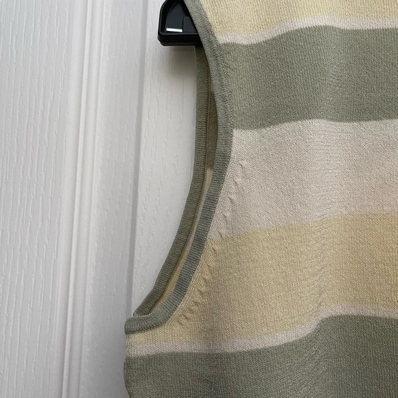 NWOT- RENA ROWAN SLEEVELESS SWEATER - Picture 4 of 5